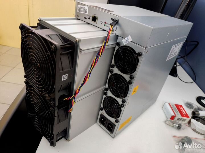 Asic майнер Bitmain Antminer S19