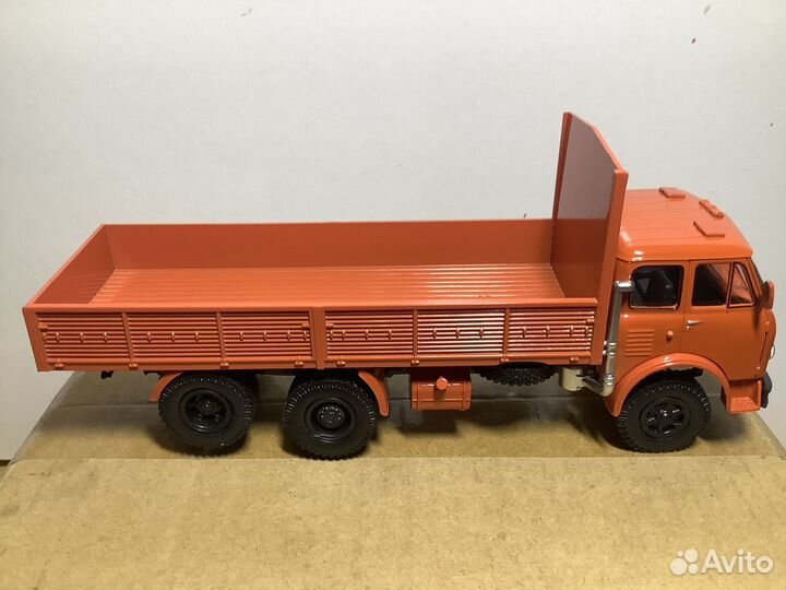 Модель автомобиля маз-516Б 1:43 Модимио