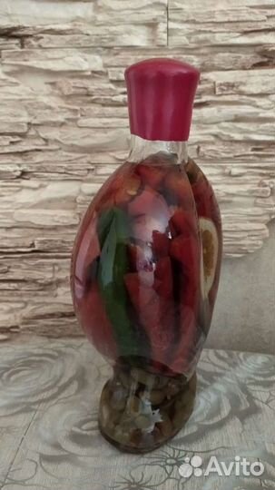 Декоративная бутылка с овощами