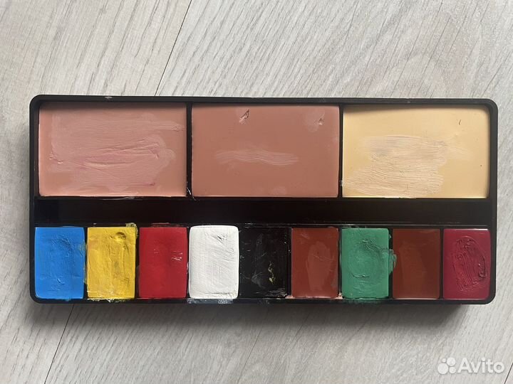 Грим театральный Суперколор б/у мало