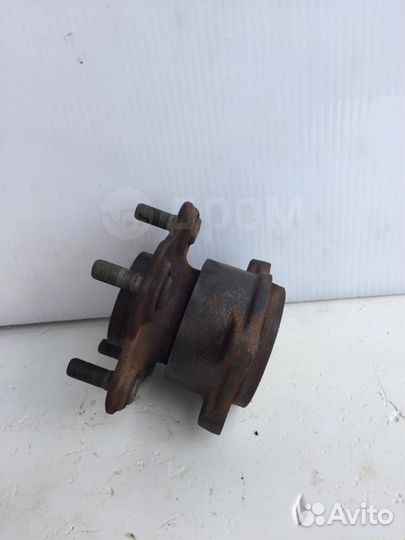 Ступица задняя левая правая на Infiniti Fx35 Fx45