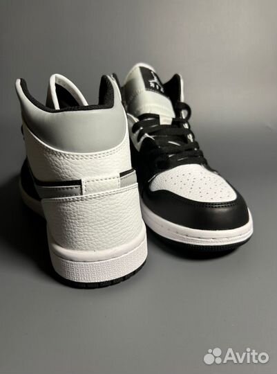 Кроссовки Nike Air Jordan 1 Black & White Люкс