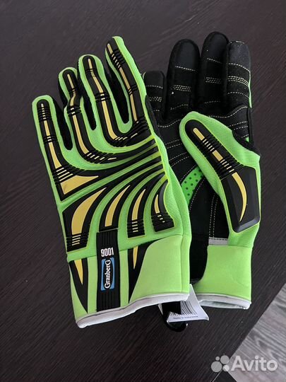 Противоударные перчатки