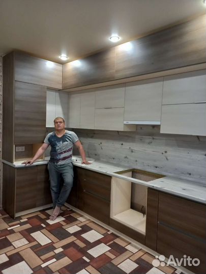 Кухонный гарнитур на заказ двухярусный