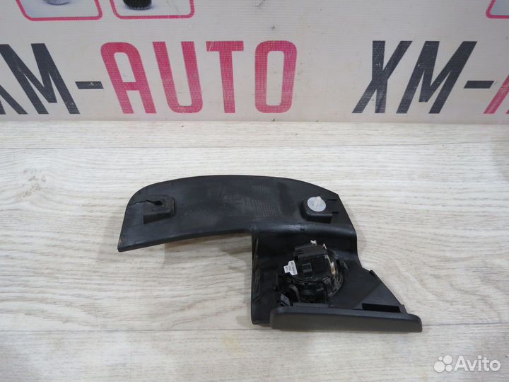 Накладка зеркала левая Ford Focus 3