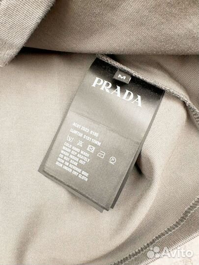 Футболка Prada