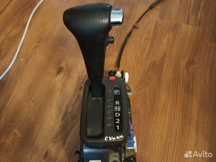 Селектор рычаг АКПП Nissan sunny