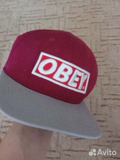 Бейсболка obey