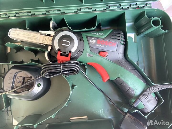 Цепная мини-пила Bosch EasyCut 12 аккумуляторная