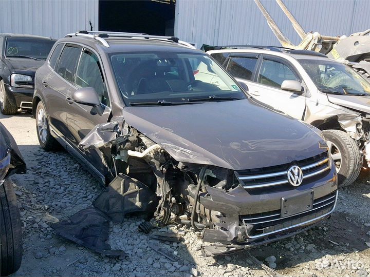 Разбор на запчасти Volkswagen Touareg 2010-2014