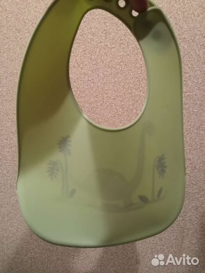 Нагрудник - слюнявчик силиконовый новый