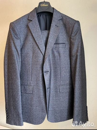 Мужской костюм Daniel Perry -тройка 48-182