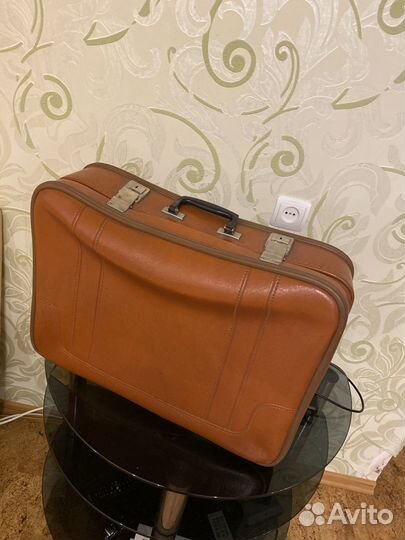 Винтажный чемодан советских времен