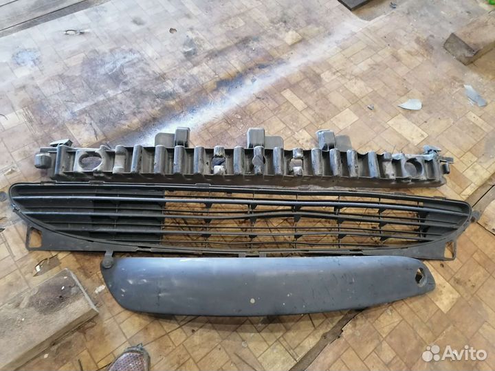 Решетка бампера Peugeot 307 до рес