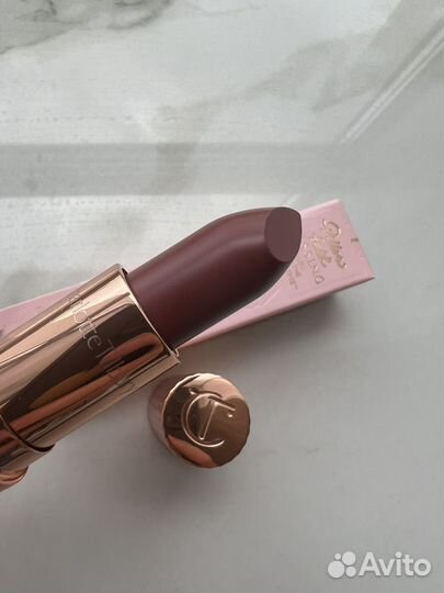 Charlotte Tilbury Kissing Pillow talk Intense