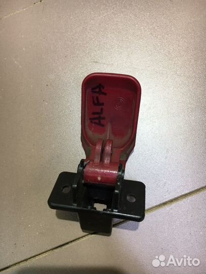 Рычаг открывания капота Alfa Romeo 156