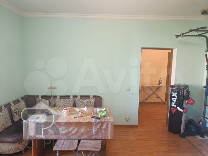 2-к. квартира, 80 м², 4/15 эт.