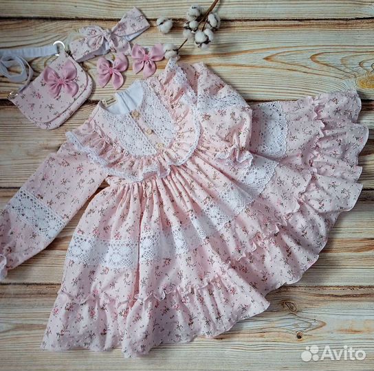 Платье для девочки из батиста