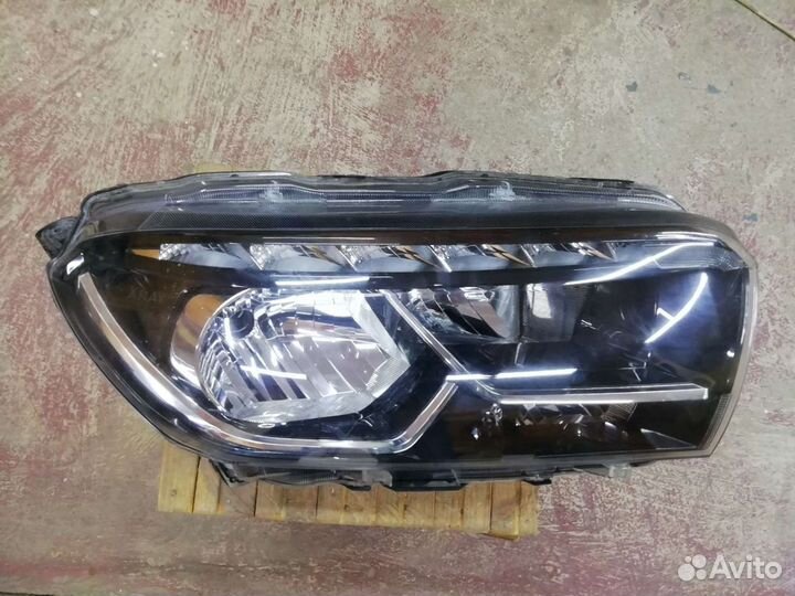 Фара на Лада X-ray