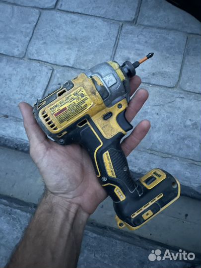 Шуруповерт девольт