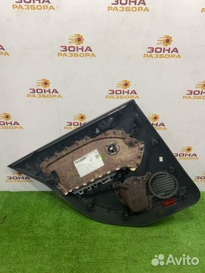 Обшивка боковой двери задняя правая Volkswagen