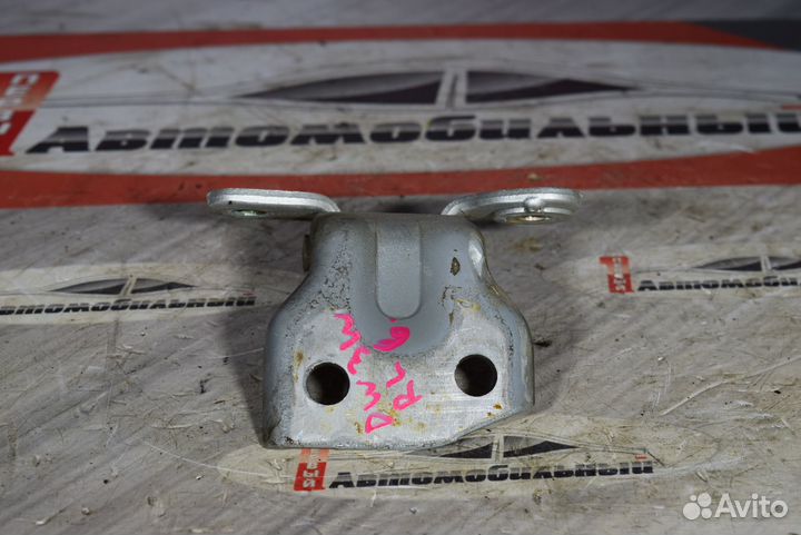 Петля дверная верх зад лево c Mazda Demio DW3W B3