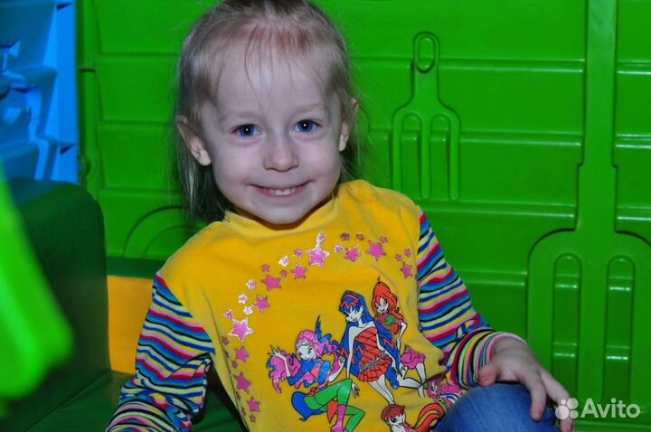 Кофточка для девочки 3-4 лет