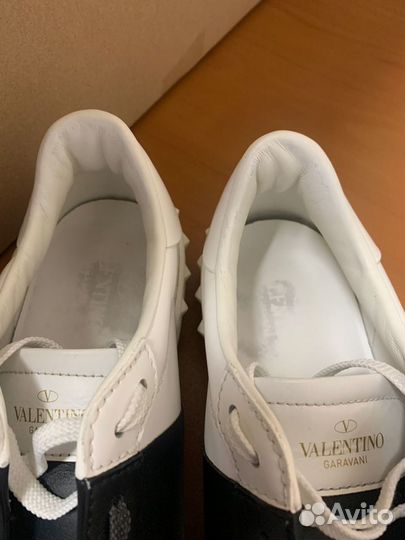 Кроссовки valentino