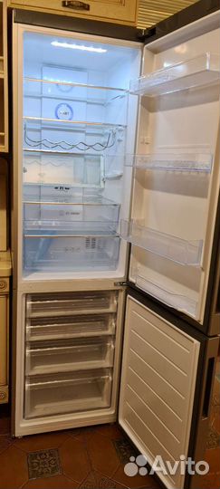 Холодильник haier C2F637CGG