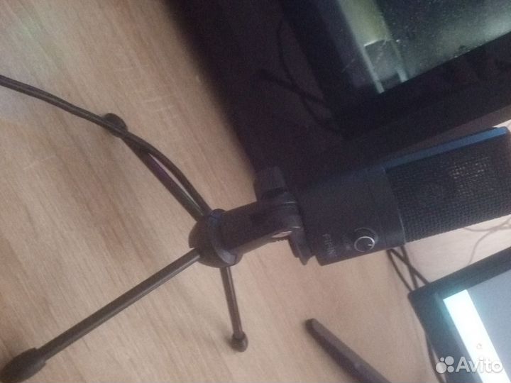 Микрофон студийный