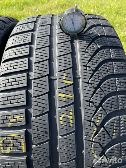 Pirelli P Zero Winter 255/35 R20