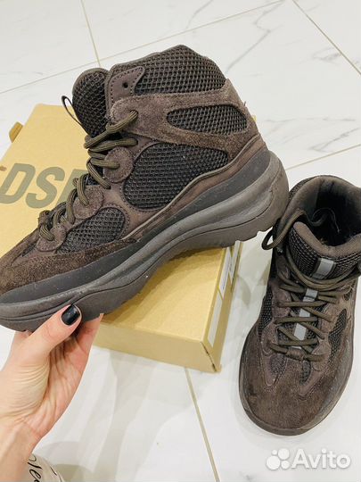 Yzy dsrt BT adidas
