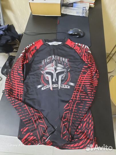 Рашгард и компрессионные шорты