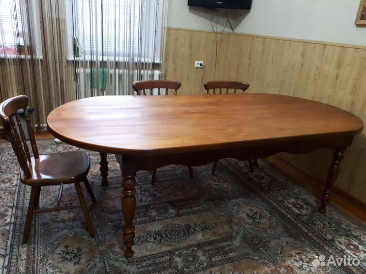 Кухонный стол