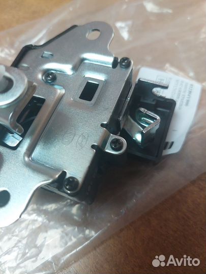 Замок крышки багажника Киа Рио 3