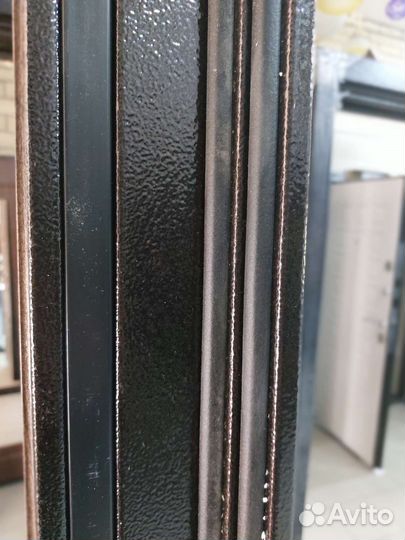 Дверь входная уличная с терморазрывом