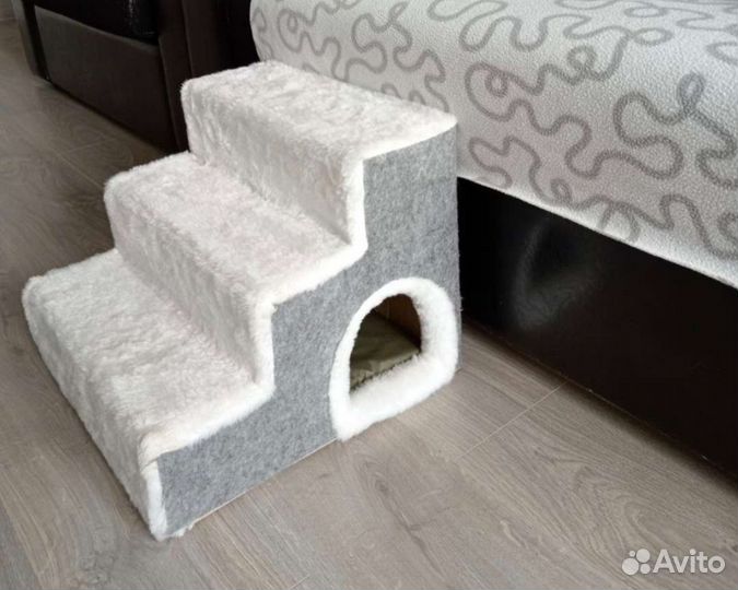 Домик для кошки и мелких собак