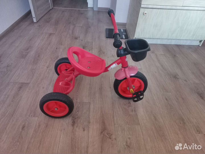 Детский трехколесный велосипед