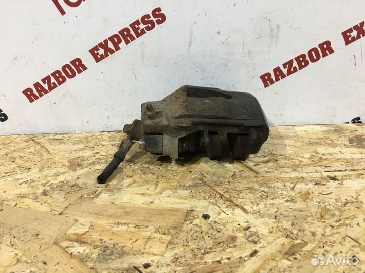 Суппорт тормозной передний правый Skoda Octavia A5