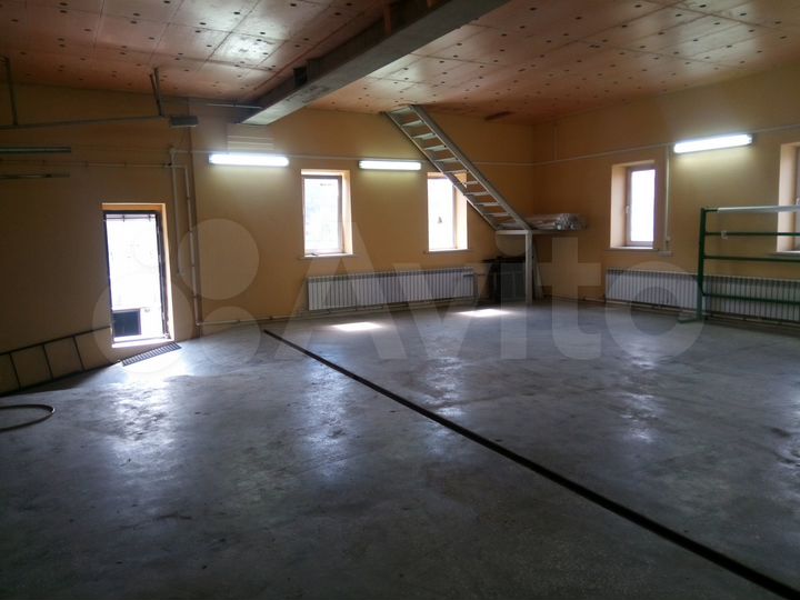 Гараж, > 30 м²