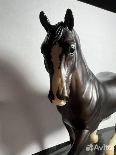 Фигурки лошадей breyer