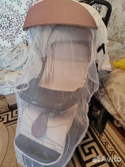 Коляска Geoby