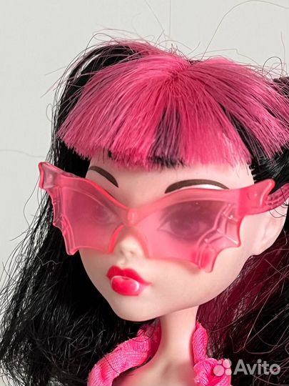 Кукла monster high Дракулаура в купальнике