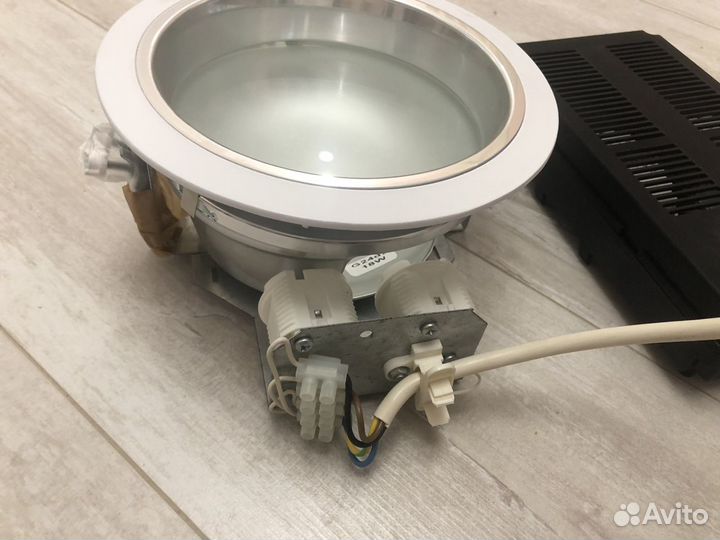 Светильник встаемовый