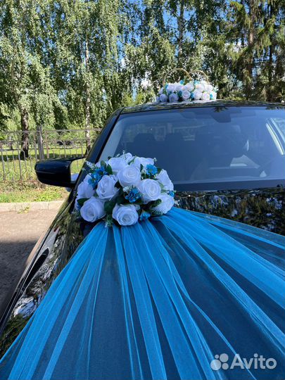Свадебное украшение на машину