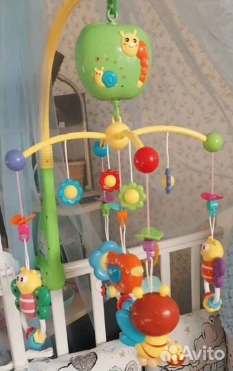 Музыкальный мобиль на кроватку