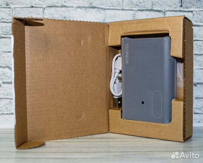 Внешний аккумулятор PowerBank Romoss Sense 4