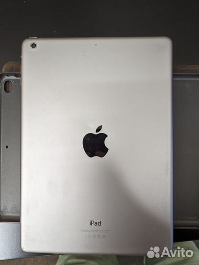 Apple iPad Air 32GB Wi-Fi A1474 Space Gray