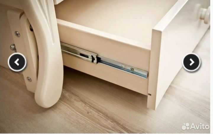 Кровать детская с маятником