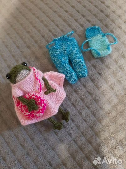 Лягушка вязаная мальчик и девочка